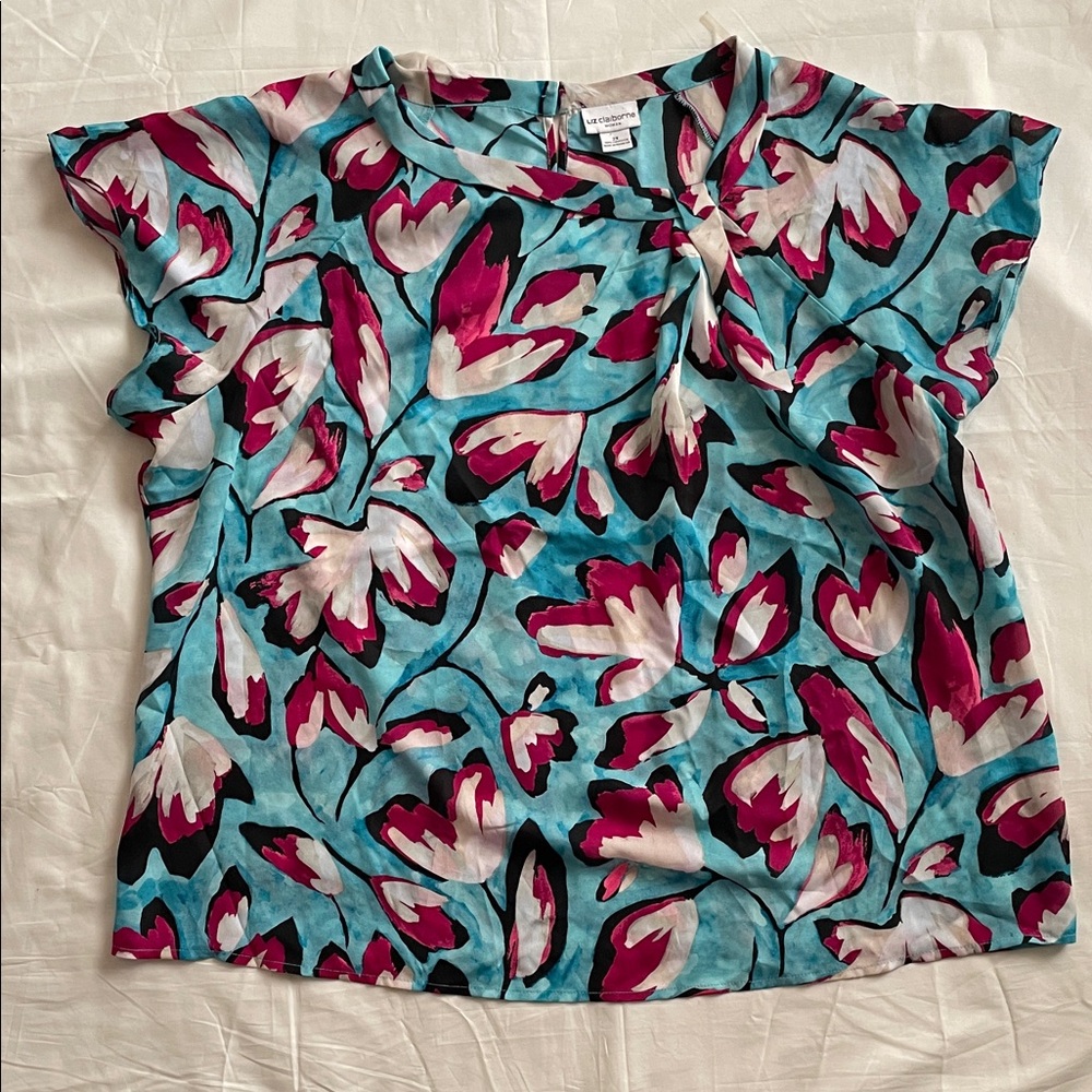 Nwt Floral Print Blouse in Blue and Pink size 2X ( Call-out)